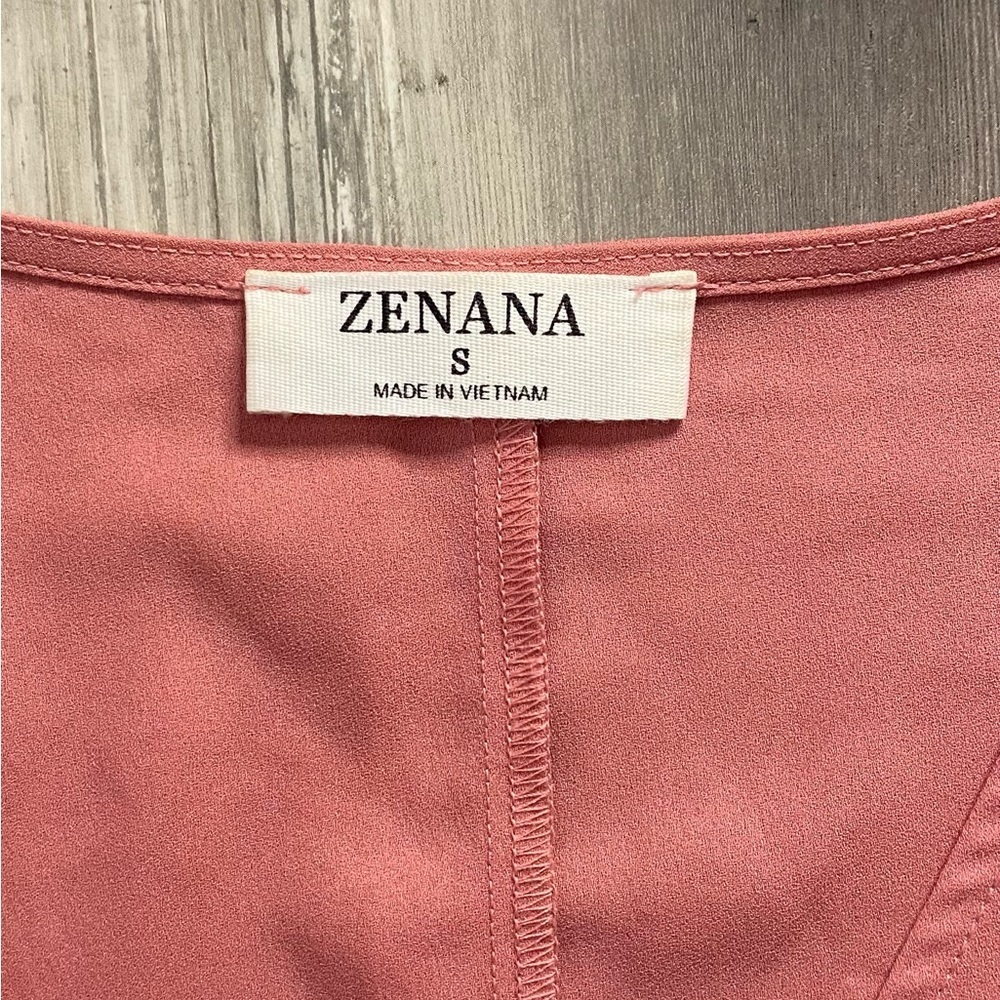 🍒5-$50 Zenana Short Sleeve Shirt
Split Neck Short Sleeve
Size Small - Picture 3 of 11